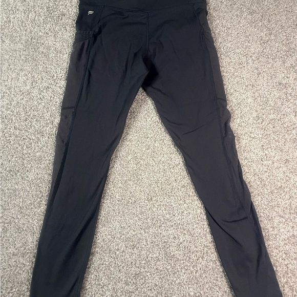 Like new! Fabletics Motion365 High-Waisted Black Leggings – Size Approx. Large - Picture 2 of 6